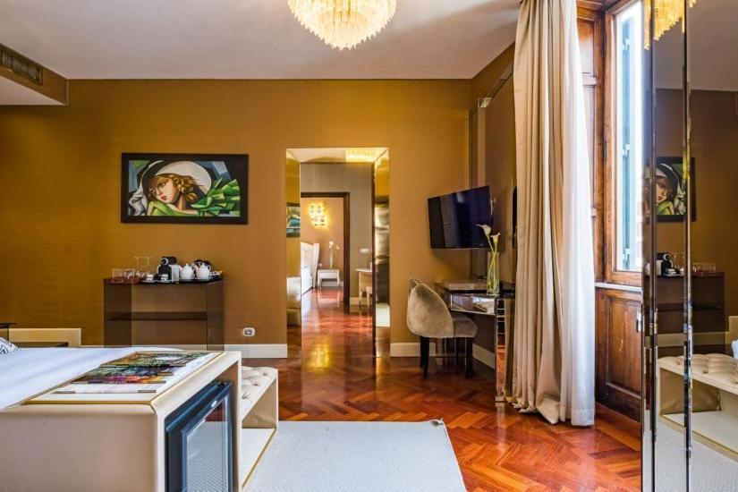 Grand Presidential Suite
